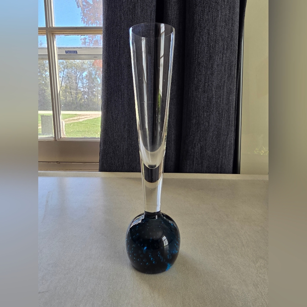 Art Glass Green Bud Vase Controlled Bubble  Round Base 8"